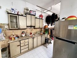 Changi Road (D14), Shop House #593657291